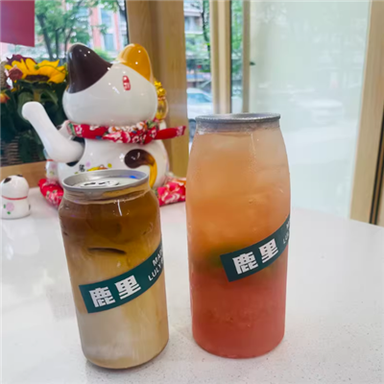 Plastikinė dėžutė su dangčiu