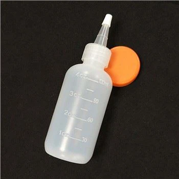 Padažas išspausti butelį kečupui